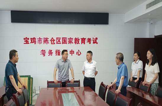 说明: E:\考管中心\其他\初中学考宣传\宝鸡市陈仓区副区长齐晓辉检查中考准备工作\d029ea4f4d9a40e0fd48eecec02307d.jpgd029ea4f4d9a40e0fd48eecec02307d