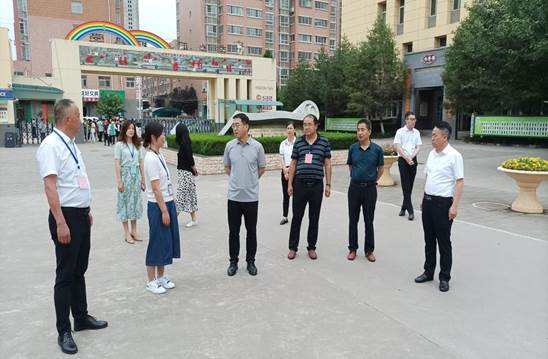 说明: E:\考管中心\其他\初中学考宣传\宝鸡市陈仓区副区长齐晓辉检查中考准备工作\b58542e6ad1009a54e2d5fd3e30aa18.jpgb58542e6ad1009a54e2d5fd3e30aa18