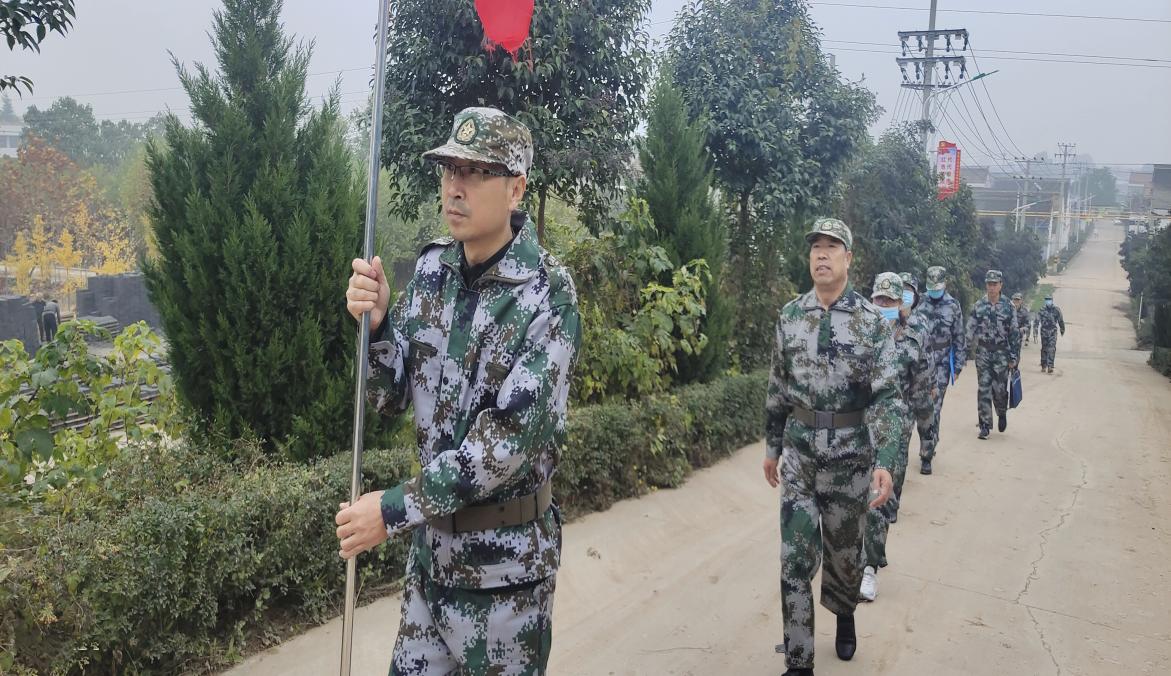 说明: 户外训练_副本