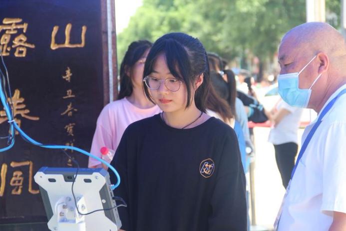说明: https://ss2.meipian.me/users/11015269/f91f1c999c70c8666801d6cb0679b176.jpg?imageView2/2/w/750/h/1400/q/80