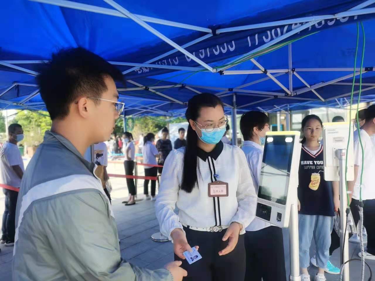 说明: 1
